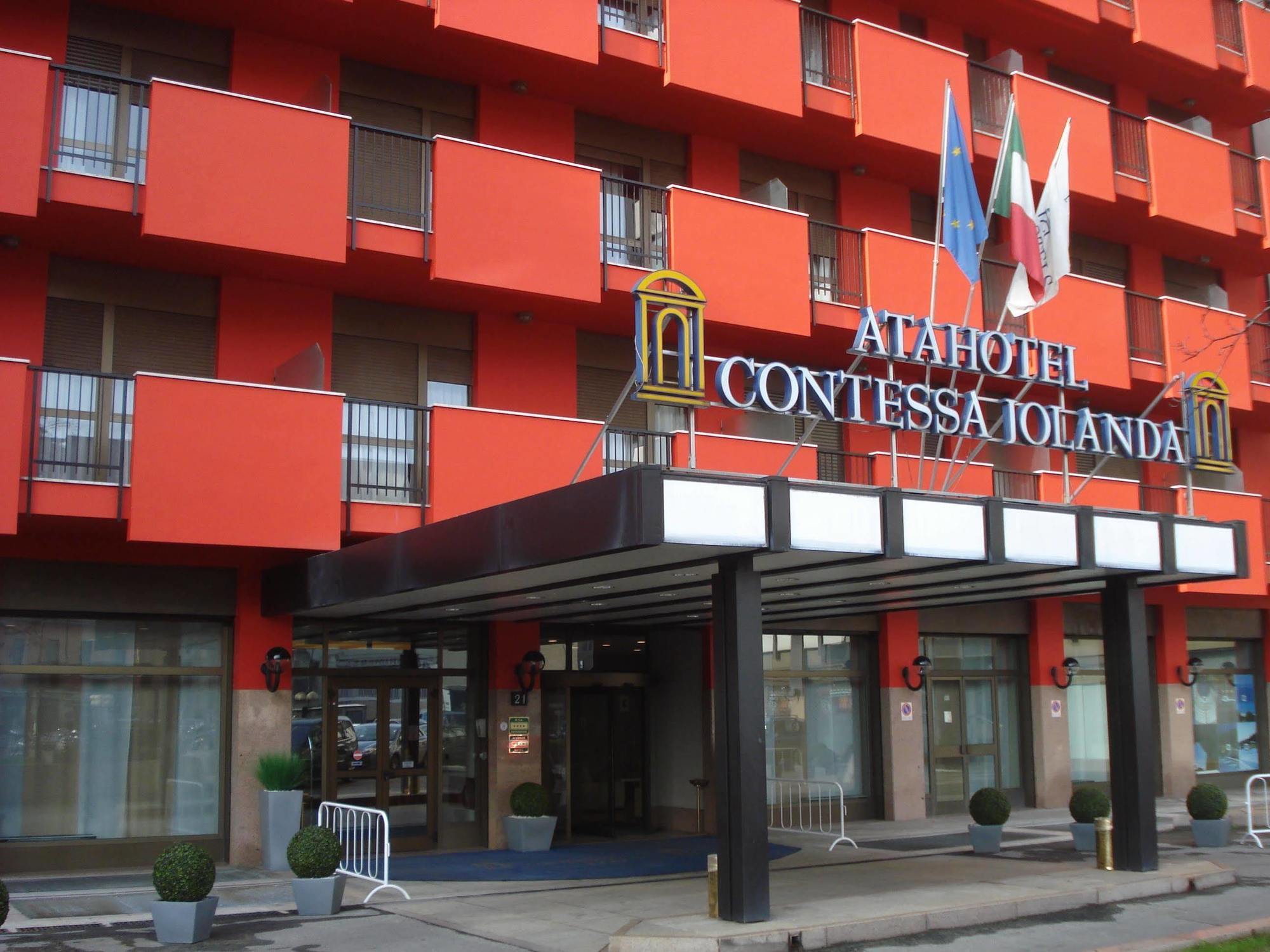Una & Contessa Jolanda Aparthotel
